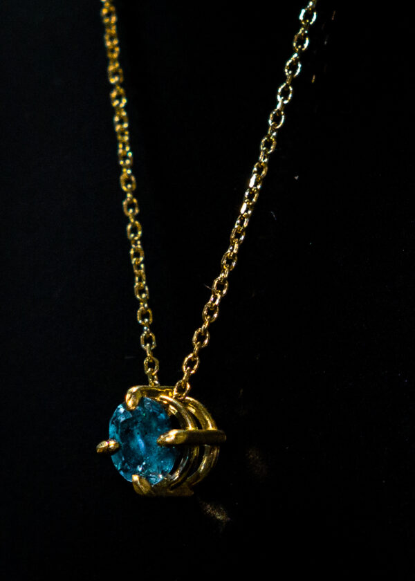 14K Gold Montana Sapphire Pendant